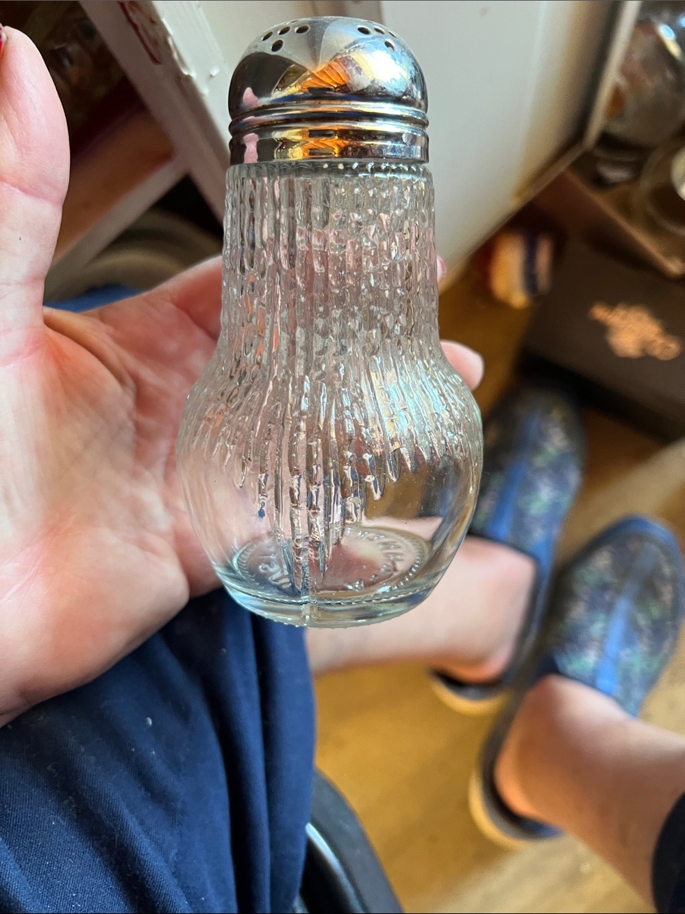 Vintagev Clear Textured Glass Salt Shaker with Silver-Tone Cap